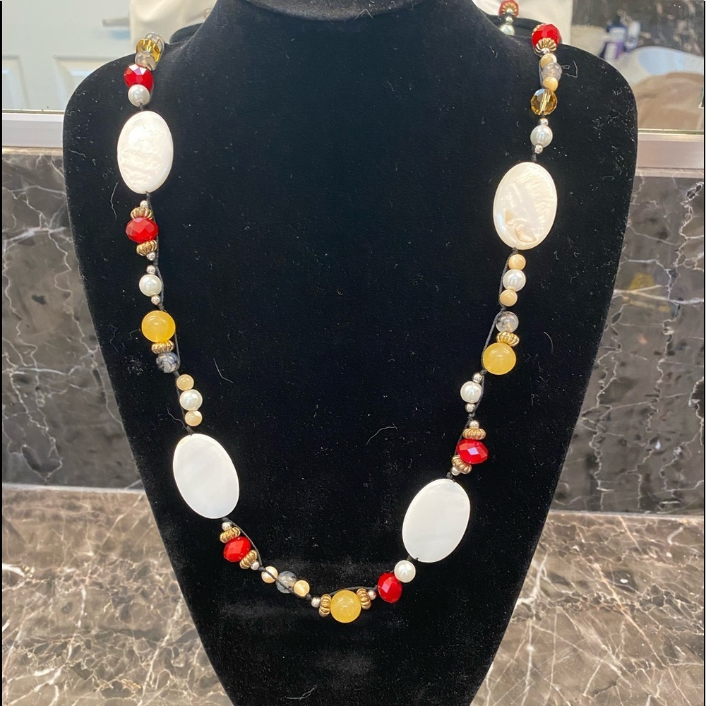 💎 Necklace red white yellow gold pearls on string